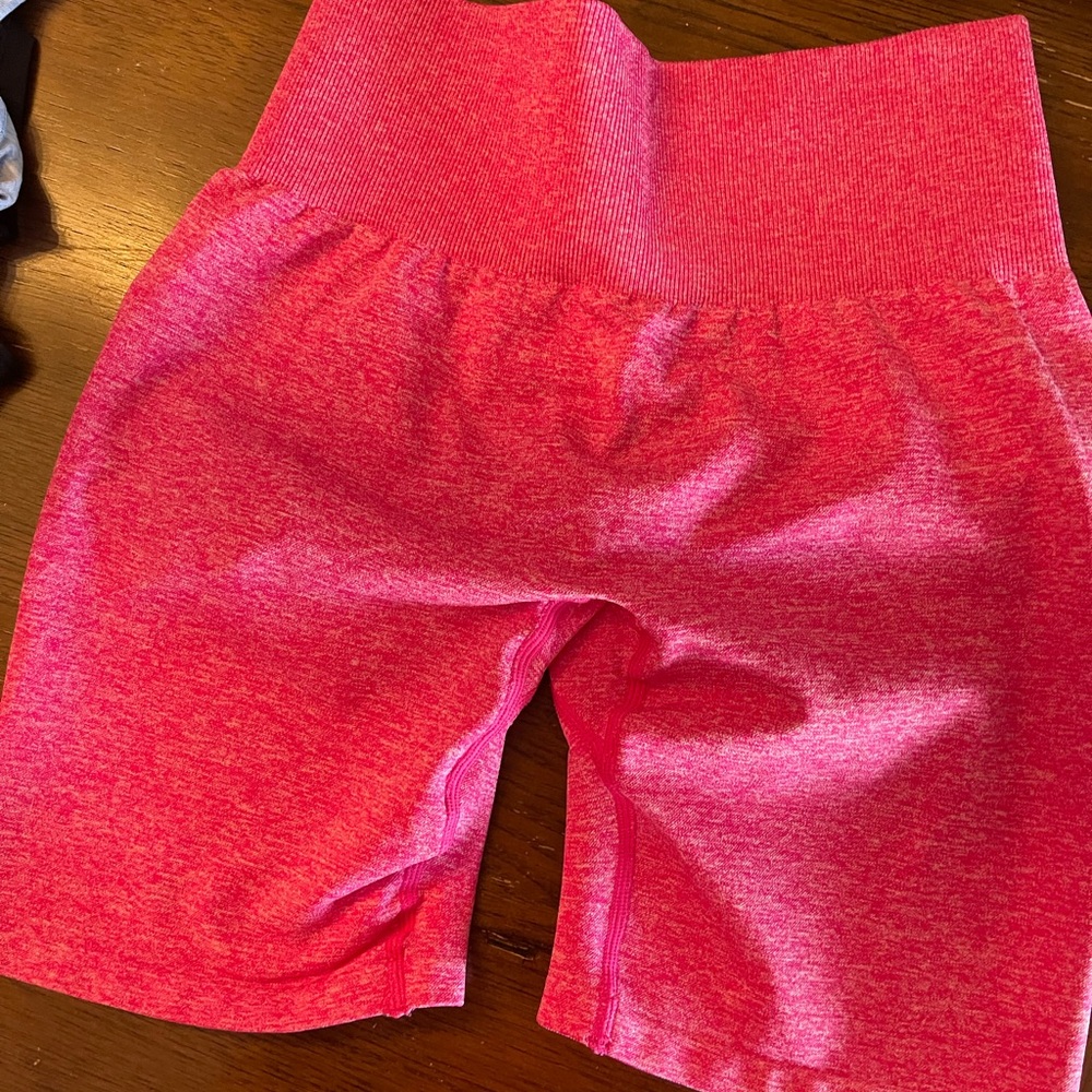 NVGTN scrunch butt shorts